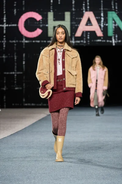 Look 5